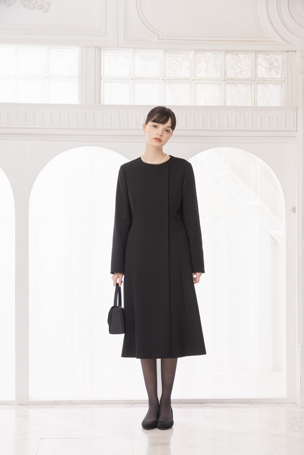 「“Kuromi collar”　Coat (coat ＋collar)」コート単品