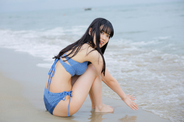 大西亜玖璃 写真集『LONG VACATION』先行カット