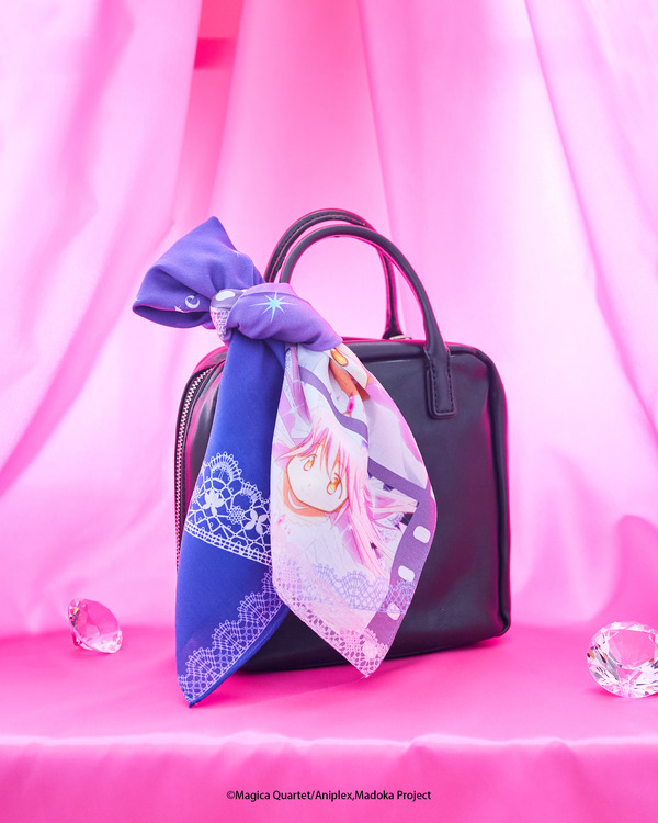 TVアニメ『魔法少女まどか☆マギカ』ハンカチ　使用イメージ（C）Magica Quartet/Aniplex, Magia Exedra Project