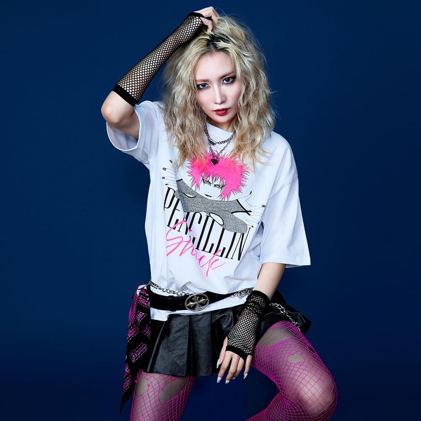 P-SHOCK ビッグシルエット Tシャツ/6,050円(税込)