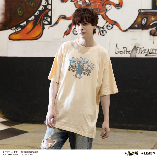 AIR TWOKYO『呪術廻戦』グッズコレクション「シーンイラスト Tシャツ 5（虎杖悠仁）」（C）芥見下々／集英社・呪術廻戦製作委員会