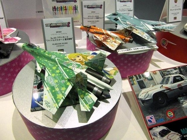 アイドルマスター・シリーズ（ハセガワ）。右奥のF-117Aナイトホークは新製品、11月発売予定