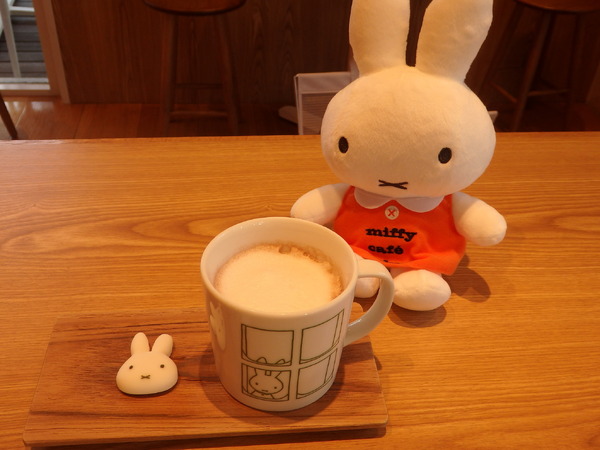 マシュマロミッフィーとホットココア
