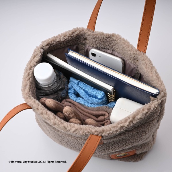 「＜ミニオンズ＞ カフェ・ド・クリ エ ハッピーバッグ」4,980 円（税込）（C）Universal City Studios LLC. All Righets Reserved.