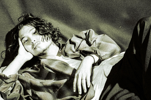 石崎ひゅーい×SIX LOUNGEヤマグチユウモリ、コラボ楽曲とライブツアーゲスト出演発表