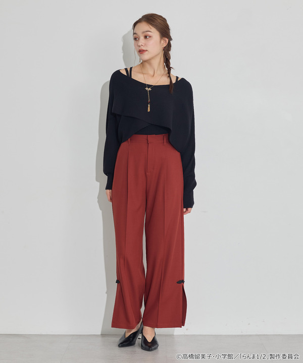 TVアニメ『らんま1/2』× earth music＆ecology Japan Label「チャイナパンツ」ボルドー　着用イメージ（C）高橋留美子・小学館/「らんま1/2」製作委員会