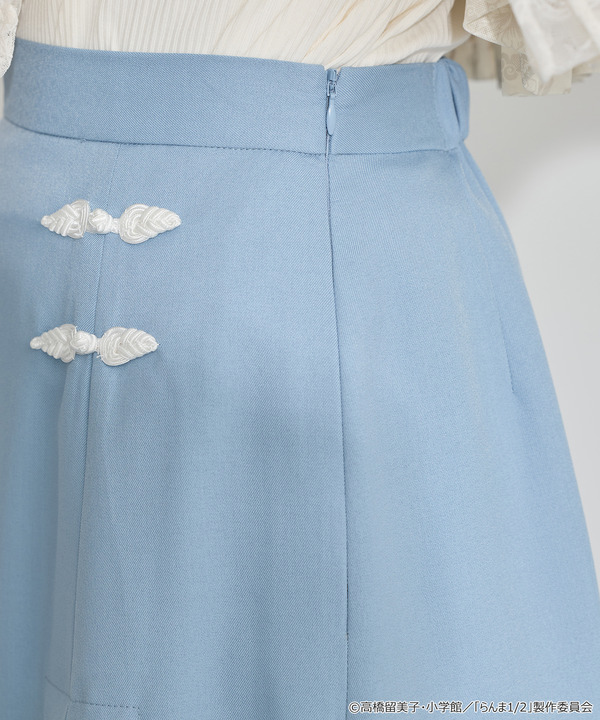 TVアニメ『らんま1/2』× earth music＆ecology Japan Label「チャイナスカート」ライトブルー　着用イメージ（C）高橋留美子・小学館/「らんま1/2」製作委員会
