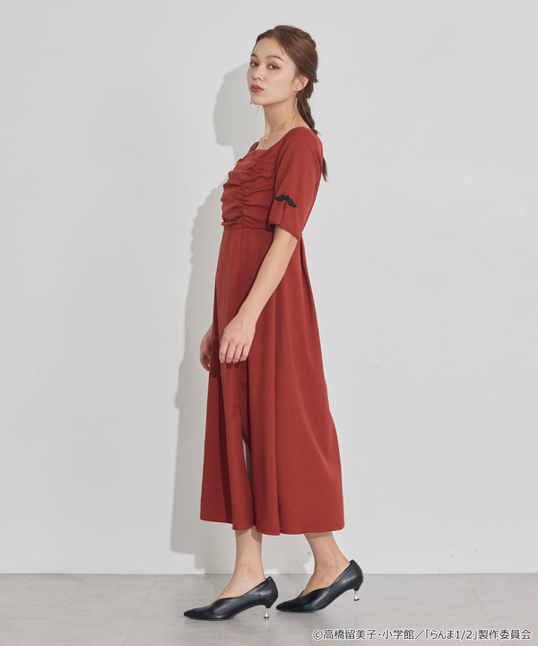 TVアニメ『らんま1/2』× earth music＆ecology Japan Label「チャイナワンピース」ボルドー　着用イメージ（C）高橋留美子・小学館/「らんま1/2」製作委員会