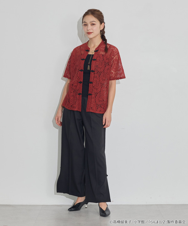 TVアニメ『らんま1/2』× earth music＆ecology Japan Label「チャイナレースシャツ」ボルドー　着用イメージ（C）高橋留美子・小学館/「らんま1/2」製作委員会