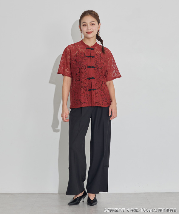 TVアニメ『らんま1/2』× earth music＆ecology Japan Label「チャイナレースシャツ」ボルドー　着用イメージ（C）高橋留美子・小学館/「らんま1/2」製作委員会