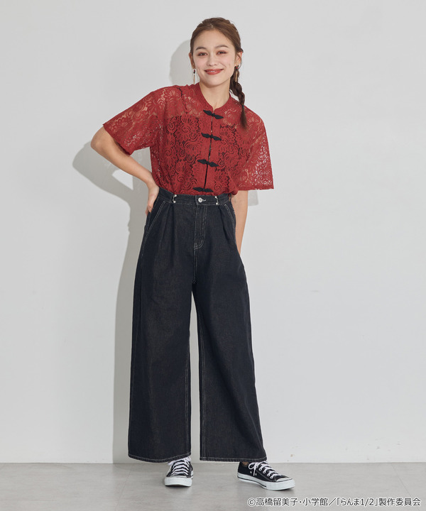 TVアニメ『らんま1/2』× earth music＆ecology Japan Label「チャイナレースシャツ」ボルドー　着用イメージ（C）高橋留美子・小学館/「らんま1/2」製作委員会