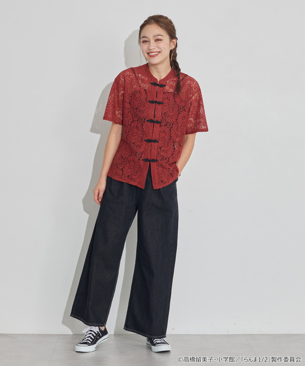 TVアニメ『らんま1/2』× earth music＆ecology Japan Label「チャイナレースシャツ」ボルドー　着用イメージ（C）高橋留美子・小学館/「らんま1/2」製作委員会