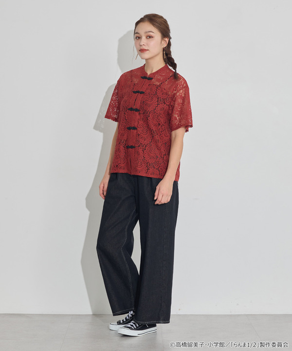 TVアニメ『らんま1/2』× earth music＆ecology Japan Label「チャイナレースシャツ」ボルドー　着用イメージ（C）高橋留美子・小学館/「らんま1/2」製作委員会