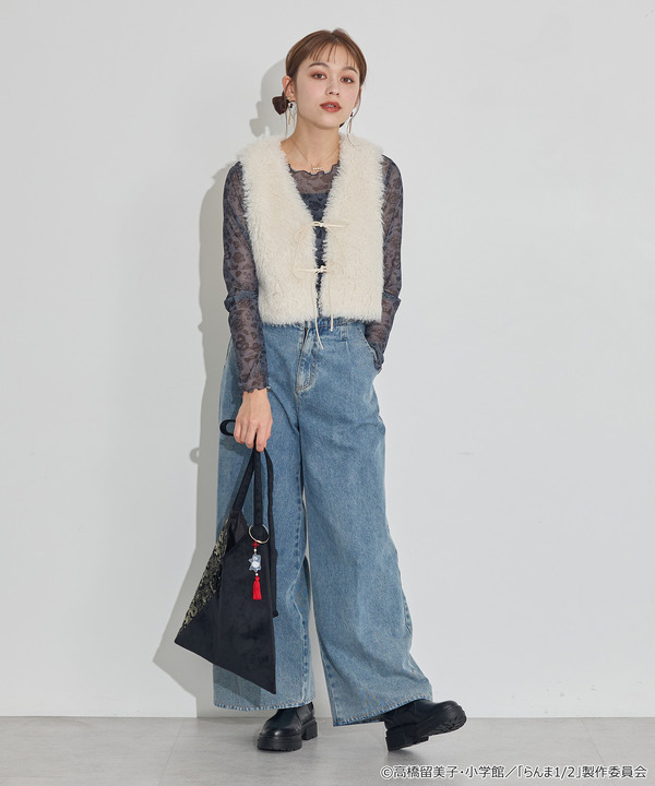 TVアニメ『らんま1/2』× earth music＆ecology Japan Label「シアートップス」ブラック　着用イメージ（C）高橋留美子・小学館/「らんま1/2」製作委員会