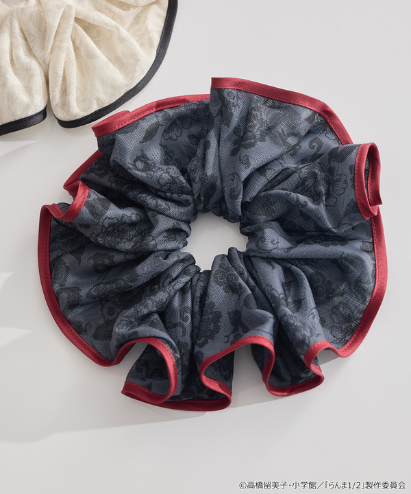 TVアニメ『らんま1/2』× earth music＆ecology Japan Label「ビッグシュシュ」ブラック（C）高橋留美子・小学館/「らんま1/2」製作委員会