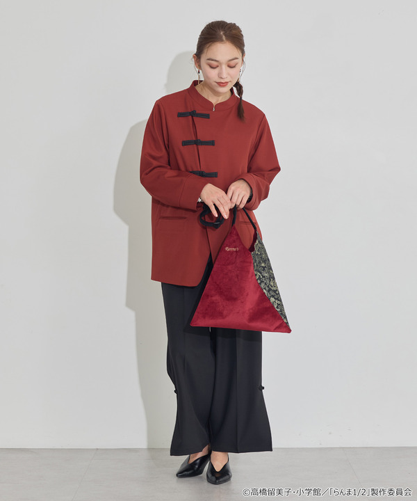 TVアニメ『らんま1/2』× earth music＆ecology Japan Label「チャイナトートバッグ」ボルドー　使用イメージ（C）高橋留美子・小学館/「らんま1/2」製作委員会