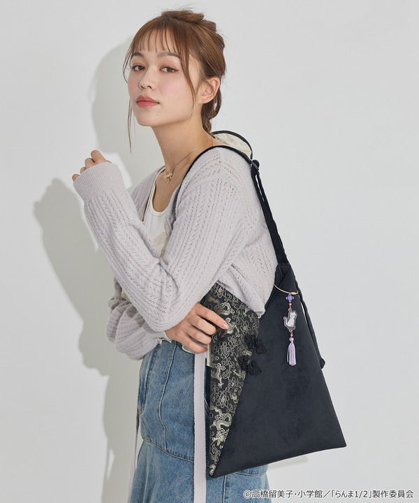 TVアニメ『らんま1/2』× earth music＆ecology Japan Label「バッグチャーム」使用イメージ（C）高橋留美子・小学館/「らんま1/2」製作委員会