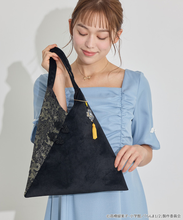 TVアニメ『らんま1/2』× earth music＆ecology Japan Label「バッグチャーム」使用イメージ（C）高橋留美子・小学館/「らんま1/2」製作委員会