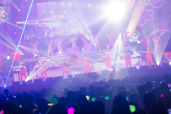 超人的シェアハウスストーリー『カリスマ』ライブツアー「カリスマガンボツアー」レポート／Photo by江藤はんな