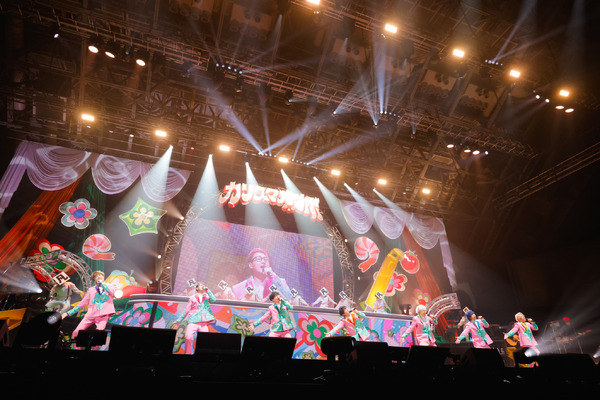 超人的シェアハウスストーリー『カリスマ』ライブツアー「カリスマガンボツアー」レポート／Photo by江藤はんな