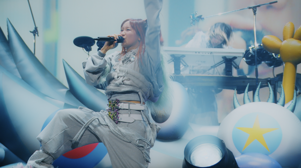 YOASOBI、RADWIMPSトリビュートアルバム収録曲「会心の一撃」のライブ映像公開