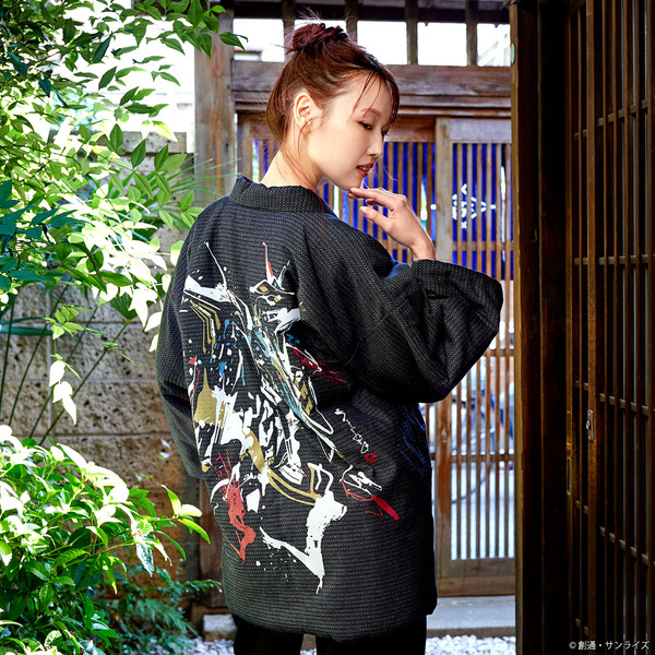 STRICT-G JAPAN 宮田織物『機動戦士ガンダム 閃光のハサウェイ キルケーの魔女』半纏　ペーネロペー（ブラック）　着用イメージ