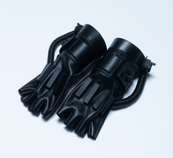 『SAKAMOTO DAYS』ハガキ応募 Bコース：シンのグローブ（C）鈴木祐斗／集英社