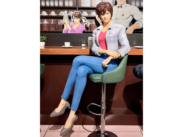 「シティーハンター大原画展～FOREVER, CITY HUNTER‼～」 「槇村香」等身大立像