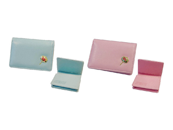 ダイキャスト付き名刺ケース(ブルー・ピンク) 各3,300円(税込)