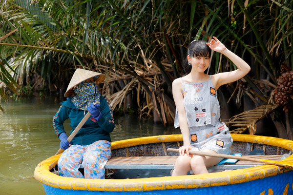 大西亜玖璃 写真集『LONG VACATION』先行カット