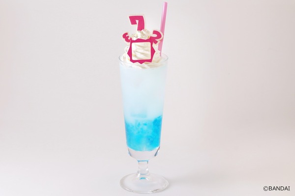 コラボドリンク（全 3 種類）990 円（税込）※画像はイメージです。実際の商品と異なる場合がございます。