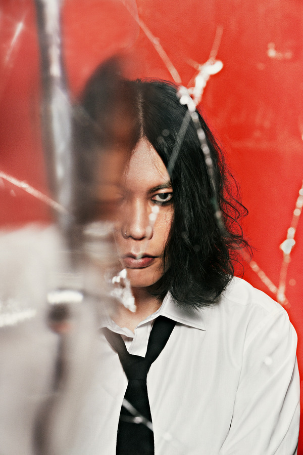 米津玄師「IRIS OUT」アーティスト写真