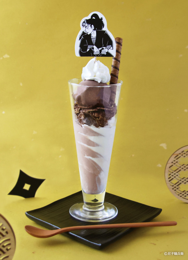 石ノ森萬画館「落第忍者乱太郎原画展」展望喫茶BLUE ZONEの限定コラボメニュー「火縄銃の名手 山田利吉のパフェ」