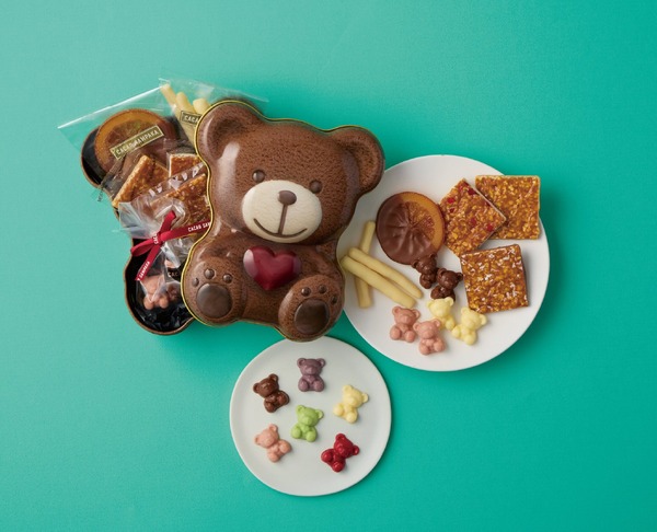 「カカオサンパカ」上)レガロ デ カロロ(ミニベア(3種、各2個)、キャラメル トゥロン(3種、各1枚)、ショコラタ ナランハ レチェ1枚、ティラ デ リモン ブランコ3本) 3,780円 下)6匹のこぐま(6種、6個入り) 1,620円 ◎2月4日(水)～14日(土) ◎11階 ベビー・こども服売場 コトコトステージ112