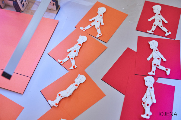 カットアウト人形でアニメーションを作ろう