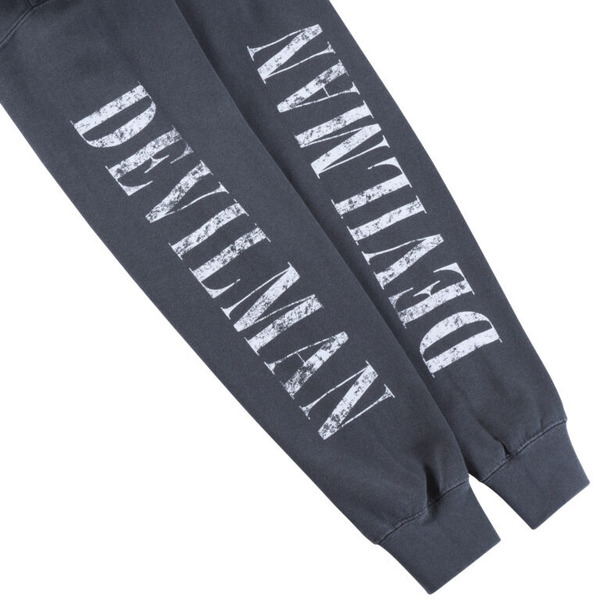 サタニック クルーネックスウェット／12,100円(税込)