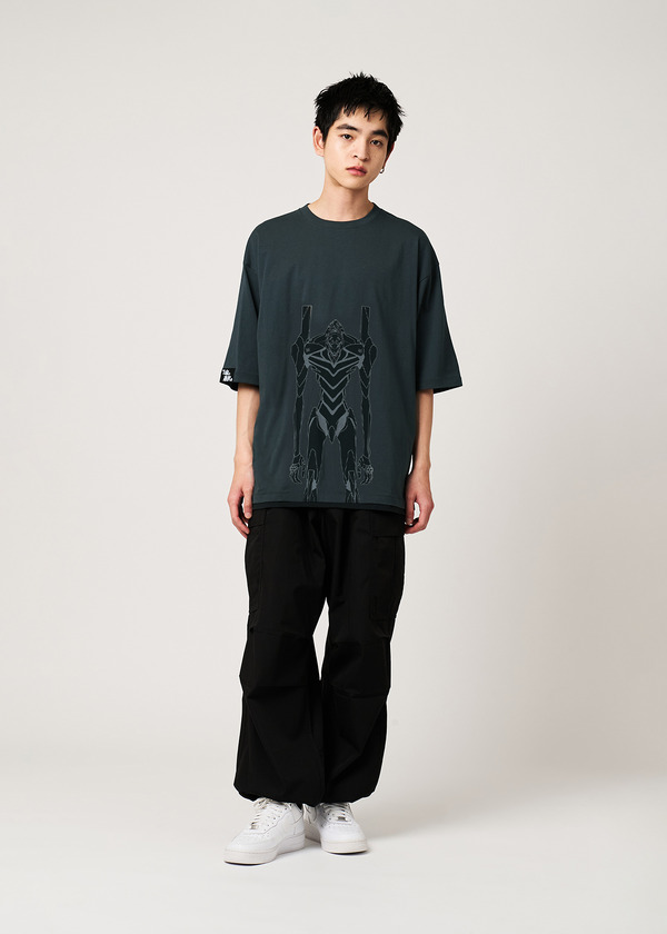 アニメ『新世紀エヴァンゲリオン』×グラニフ　「命の選択を」｜ビッグシルエットTシャツ　着用イメージ