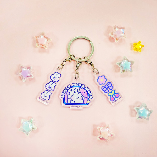 ３連アクリルキーホルダー　935円