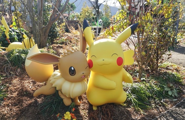 ピカチュウとイーブイのじゃれ合いが可愛すぎ