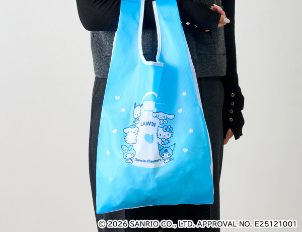 「サンリオキャラクターズ」ローソン50周年記念オリジナルグッズ　「エコバッグ」使用イメージ