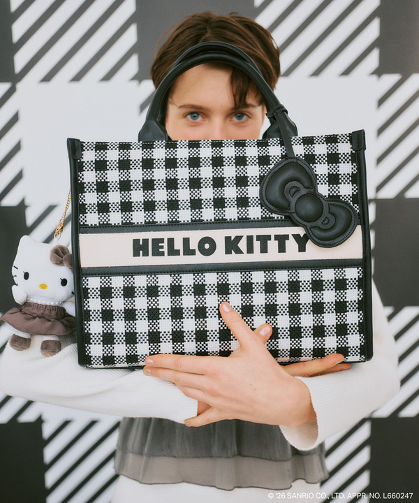 HELLO KITTY×VIS「リボンチャームトートバッグ」使用イメージ