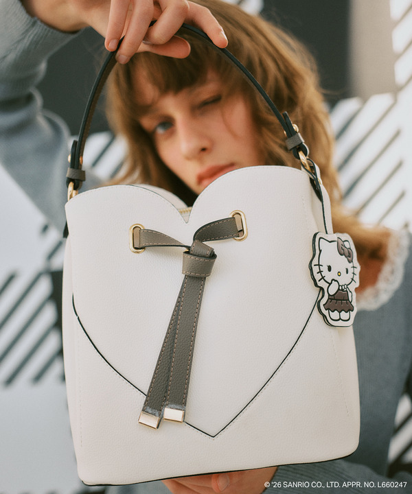 HELLO KITTY×VIS「ハートカットバッグ」使用イメージ