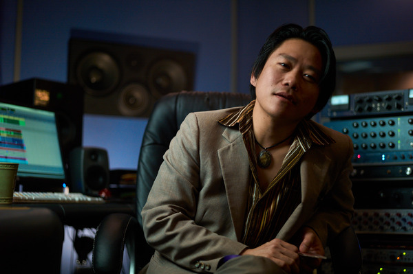 音楽： YUKI KANESAKA