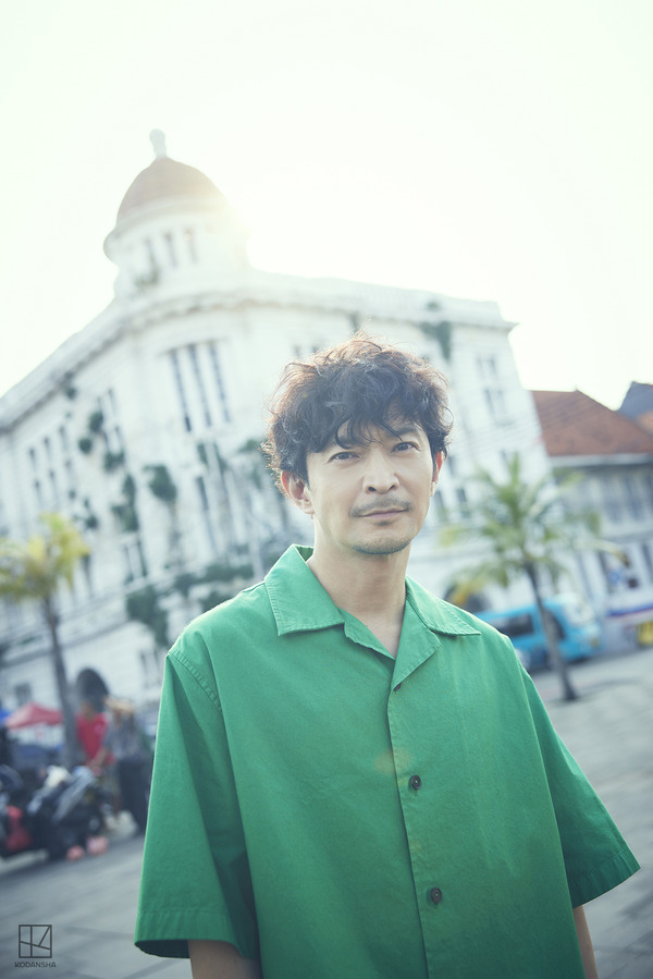 『津田健次郎PHOTOBOOK since1995』先行カット