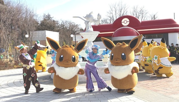 ステージショー「ピカピカスパークス」