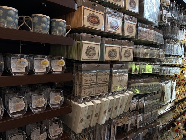 小物なども豊富