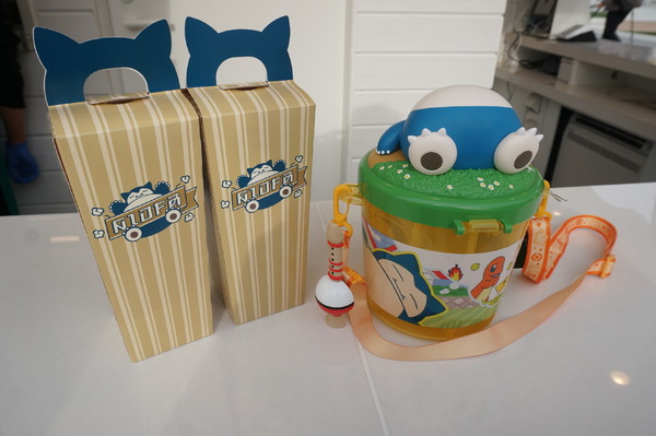 オリジナルポップコーン2種（バーベキュー風味・ミルクキャラメル風味）とカビゴンのポップコーンボックスセット