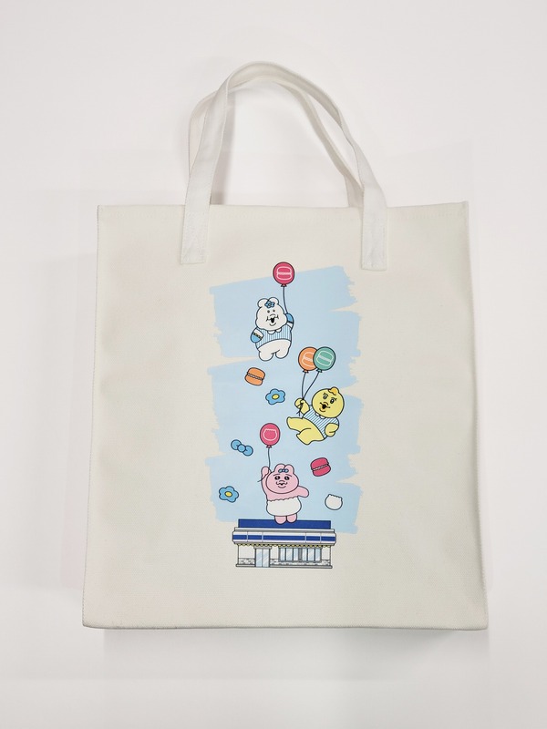 「アクリルキーホルダー付きトートバッグ」（1,980円）