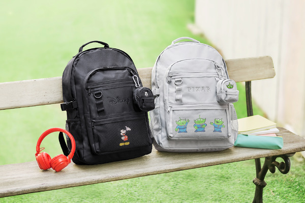 バックパック 21L　各8,200円