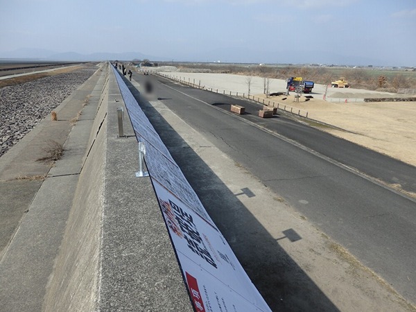 「キングダム」コラボで佐賀の魅力も堪能♪ 信や嬴政、王騎が空港で迎える！「読破堤」で“佐賀海苔”も発見？【レポ】